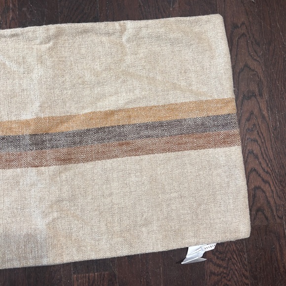 POTTERY BARN: STRIPED LUMBAR PILLOW COVER - Picture 4 of 7